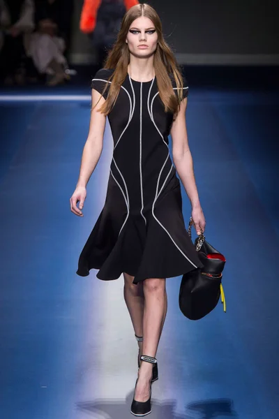 Look 13